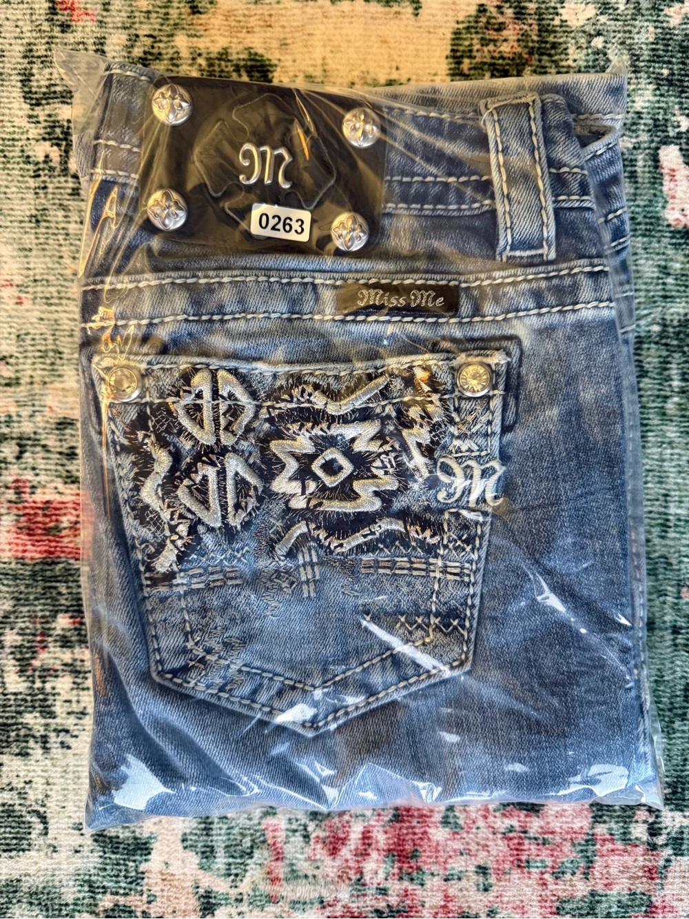 Miss Me - Boot Cut size 25